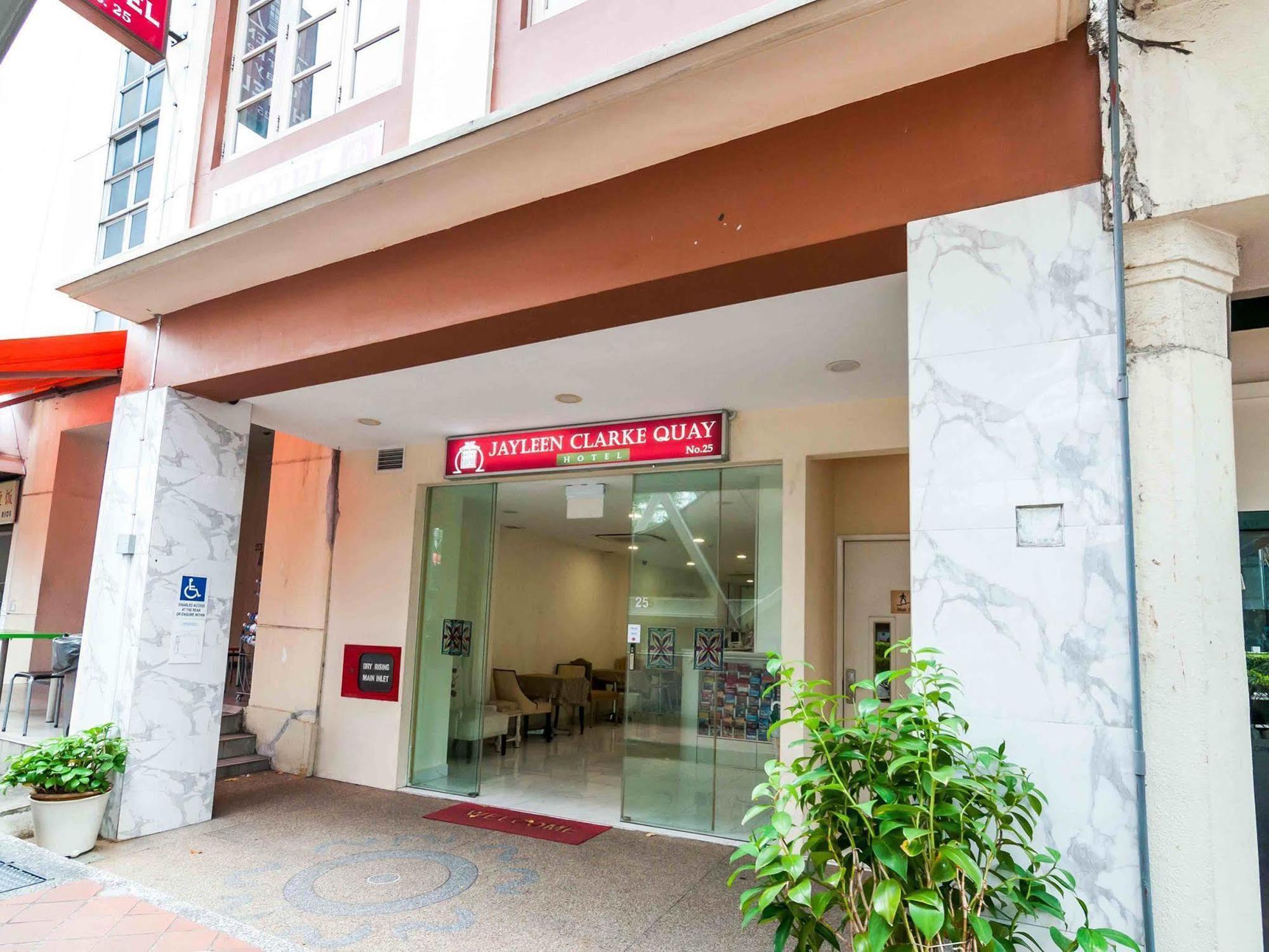 Jayleen Clarke Quay Hotel Singapur